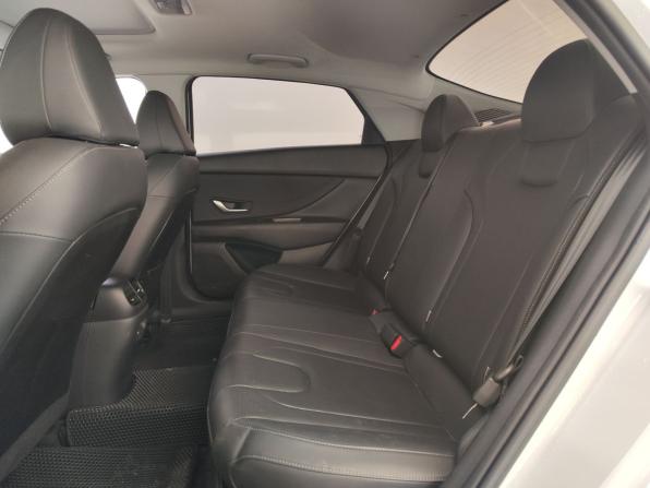 Hyundai Elantra VII (CN7) Рестайлинг с пробегом 2023 года, цена 2 205 000 рублей, 41076 км, седан, Автокод Объявления