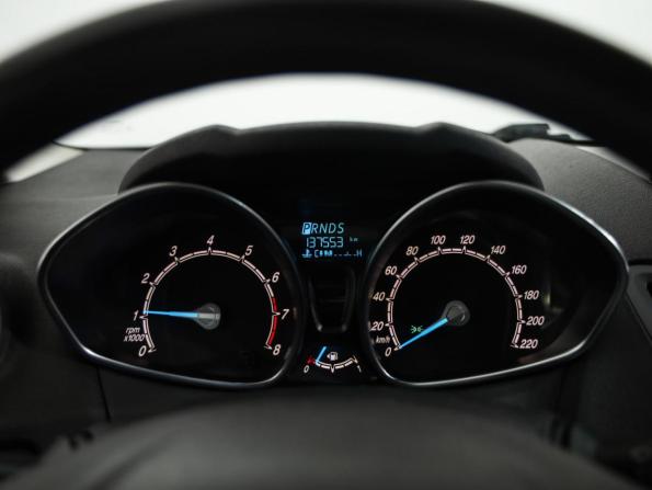 Ford Fiesta Mk6 Рестайлинг с пробегом 2015 года, цена 749 000 рублей, 137250 км, седан, Автокод Объявления