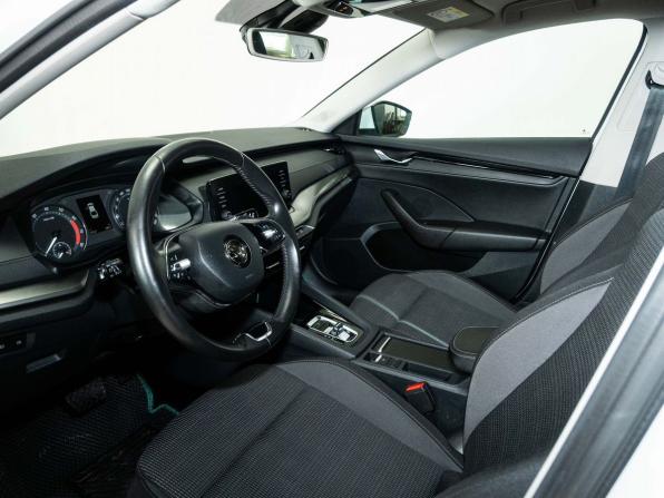 Skoda Octavia IV (A8) с пробегом 2020 года, цена 2 533 000 рублей, 72483 км, лифтбек, Автокод Объявления