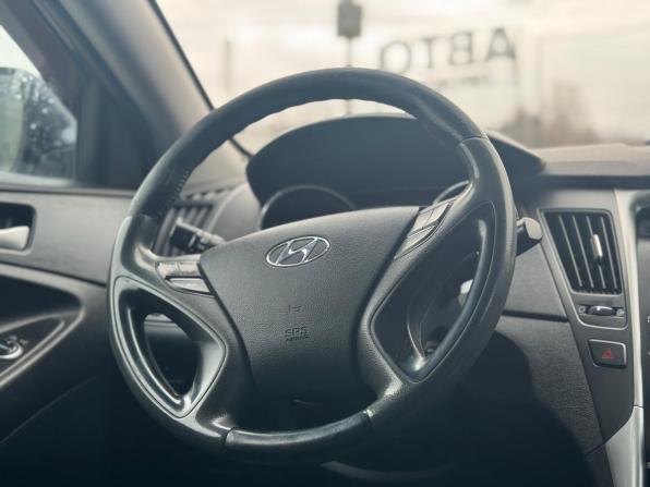 Hyundai Sonata VI (YF) с пробегом 2010 года, цена 999 000 рублей, 253704 км, седан, Автокод Объявления