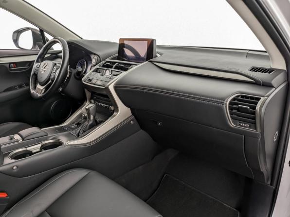 Lexus NX I Рестайлинг с пробегом 2019 года, цена 3 750 000 рублей, 60186 км, внедорожник, Автокод Объявления