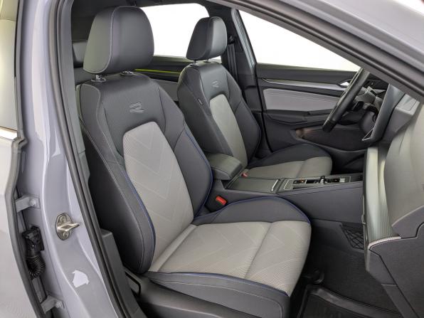 Volkswagen Golf VIII Рестайлинг с пробегом 2025 года, цена 3 350 000 рублей, 19750 км, хэтчбек, Автокод Объявления