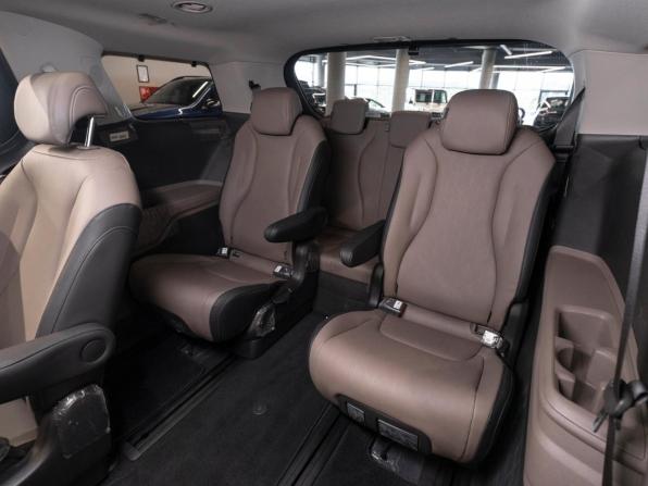 Kia Carnival IV Рестайлинг с пробегом 2024 года, цена 5 700 000 рублей, 23236 км, минивэн, Автокод Объявления
