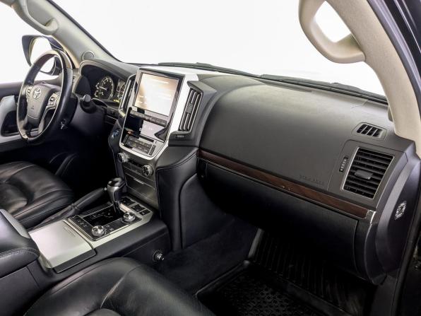 Toyota Land Cruiser 200 Series Рестайлинг 2 с пробегом 2016 года, цена 5 880 000 рублей, 107558 км, внедорожник, Автокод Объявления