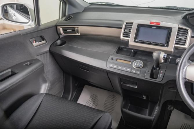 Honda Freed I Рестайлинг с пробегом 2012 года, цена 1 069 000 рублей, 191475 км, компактвэн, Автокод Объявления