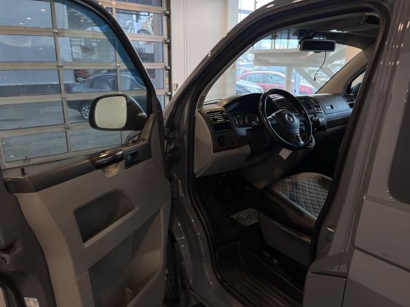 Volkswagen Caravelle T5 Рестайлинг с пробегом 2012 года, цена 2 180 000 рублей, 385217 км, минивэн, Автокод Объявления