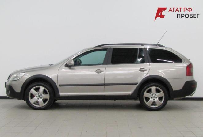 Skoda Octavia II (A5) Рестайлинг с пробегом 2010 года, цена 889 000 рублей, 220274 км, универсал, Автокод Объявления
