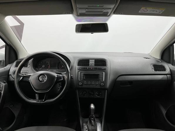 Volkswagen Polo V Рестайлинг с пробегом 2017 года, цена 1 149 900 рублей, 124245 км, седан, Автокод Объявления