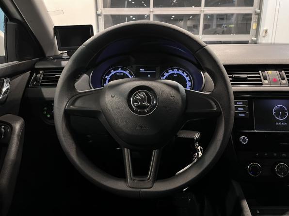 Skoda Octavia III (A7) Рестайлинг с пробегом 2019 года, цена 1 800 000 рублей, 114117 км, лифтбек, Автокод Объявления