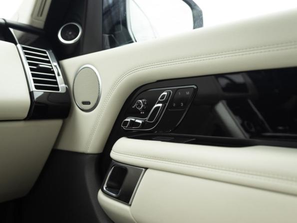 Land Rover Range Rover IV Рестайлинг с пробегом 2018 года, цена 5 390 550 рублей, 100550 км, внедорожник, Автокод Объявления