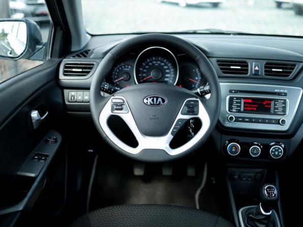 Kia Rio III Рестайлинг с пробегом 2016 года, цена 1 049 000 рублей, 87660 км, седан, Автокод Объявления