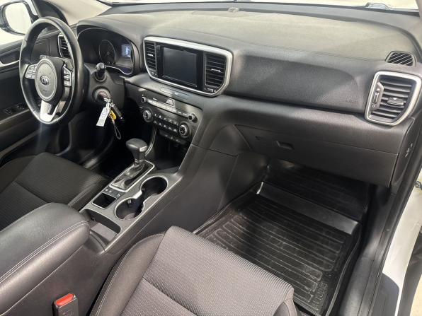 Kia Sportage IV Рестайлинг с пробегом 2018 года, цена 2 199 800 рублей, 128000 км, внедорожник, Автокод Объявления