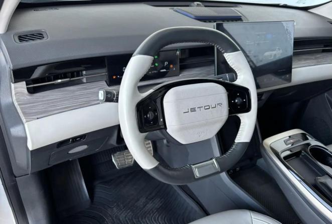 JETOUR DASHING I с пробегом 2023 года, цена 2 100 000 рублей, 42754 км, внедорожник, Автокод Объявления