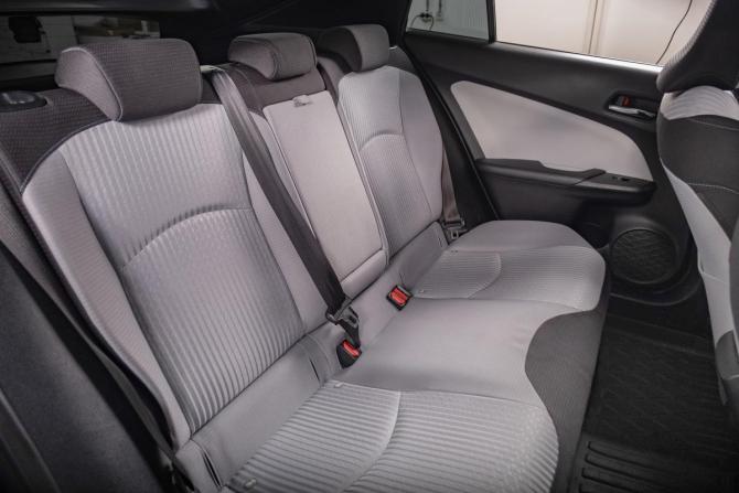 Toyota Prius IV (XW50) с пробегом 2016 года, цена 1 899 000 рублей, 143000 км, лифтбек, Автокод Объявления