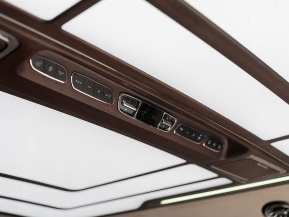 Mercedes-Benz V-Класс III (W447) Рестайлинг 2 с пробегом 2026 года, цена 46 000 000 рублей, 18 км, минивэн, Автокод Объявления
