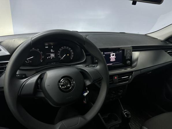 Skoda Rapid II с пробегом 2021 года, цена 1 699 000 рублей, 44000 км, лифтбек, Автокод Объявления