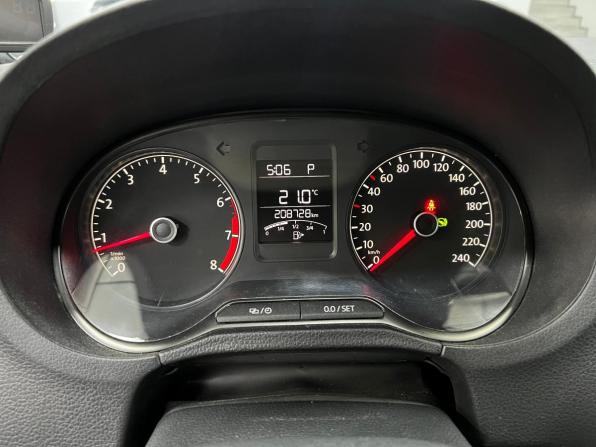 Volkswagen Polo V Рестайлинг с пробегом 2018 года, цена 950 000 рублей, 208708 км, седан, Автокод Объявления