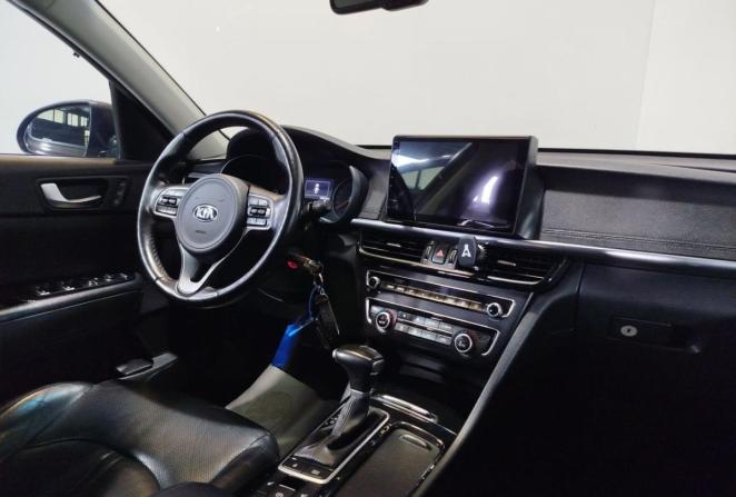 Kia Optima IV Рестайлинг с пробегом 2018 года, цена 1 960 000 рублей, 168210 км, седан, Автокод Объявления