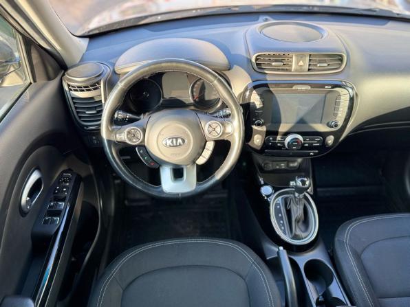 Kia Soul II Рестайлинг с пробегом 2019 года, цена 1 620 000 рублей, 78000 км, хэтчбек, Автокод Объявления