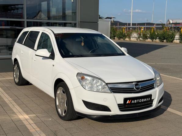Opel Astra H Рестайлинг с пробегом 2011 года, цена 670 000 рублей, 278743 км, седан, Автокод Объявления