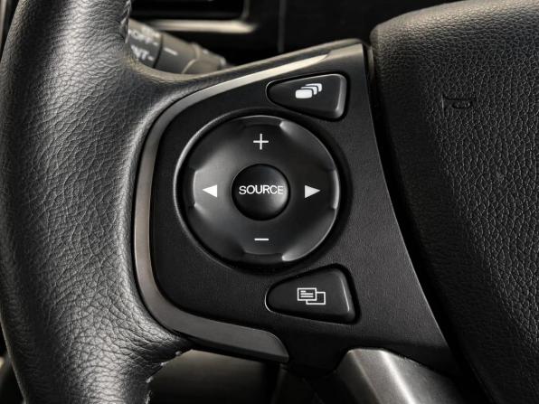Honda Stepwgn V Рестайлинг с пробегом 2017 года, цена 2 307 000 рублей, 120875 км, минивэн, Автокод Объявления