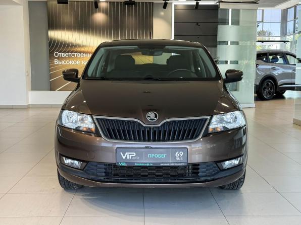 Skoda Rapid I с пробегом 2017 года, цена 1 415 000 рублей, 62154 км, лифтбек, Автокод Объявления