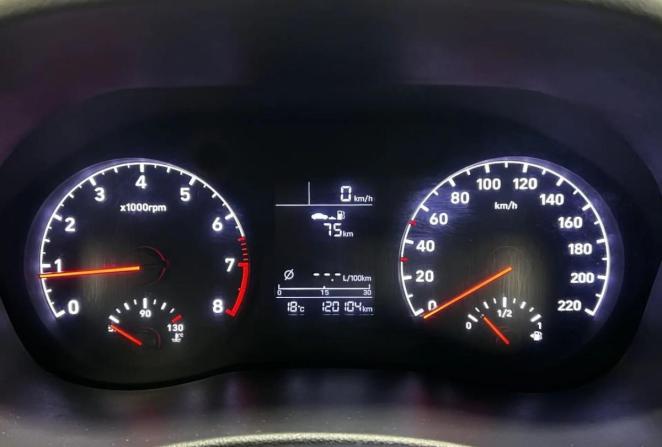 Hyundai Solaris II с пробегом 2019 года, цена 1 075 000 рублей, 120104 км, седан, Автокод Объявления