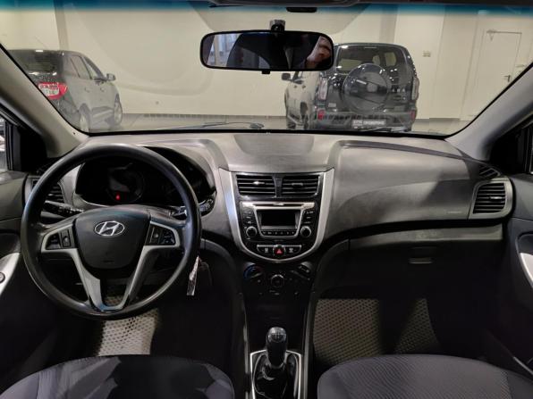 Hyundai Solaris I с пробегом 2014 года, цена 686 000 рублей, 210661 км, седан, Автокод Объявления