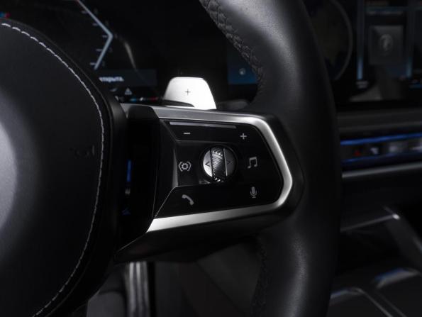 BMW 7 серии VII (G70) с пробегом 2023 года, цена 15 339 000 рублей, 18179 км, седан, Автокод Объявления