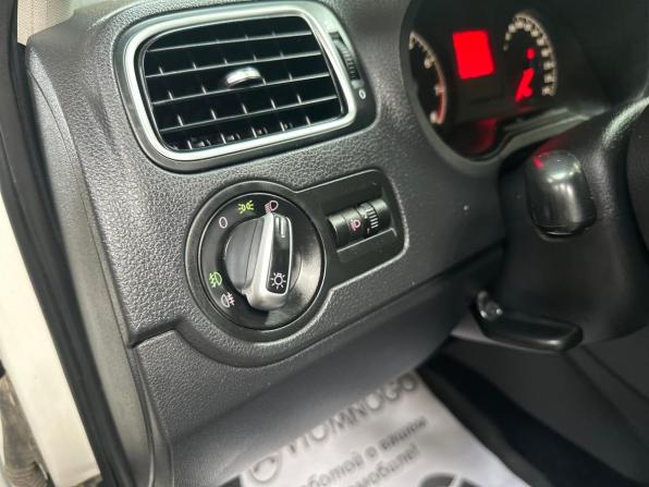 Volkswagen Polo V с пробегом 2012 года, цена 695 000 рублей, 221446 км, седан, Автокод Объявления