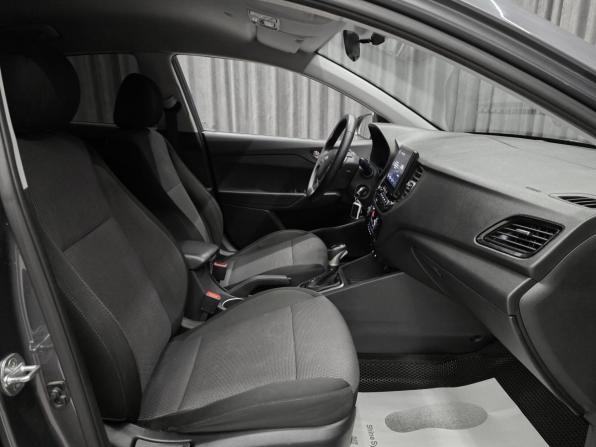 Hyundai Solaris II Рестайлинг с пробегом 2021 года, цена 1 335 000 рублей, 98000 км, седан, Автокод Объявления
