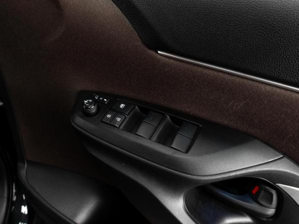 Toyota Yaris Cross с пробегом 2021 года, цена 2 357 000 рублей, 55242 км, внедорожник, Автокод Объявления