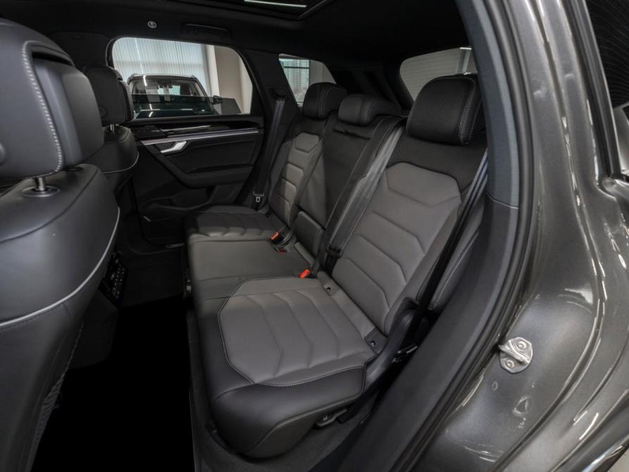 Volkswagen Touareg III Рестайлинг Москва  - изображение 21