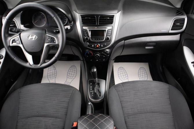 Hyundai Solaris I Рестайлинг с пробегом 2015 года, цена 799 000 рублей, 125000 км, седан, Автокод Объявления