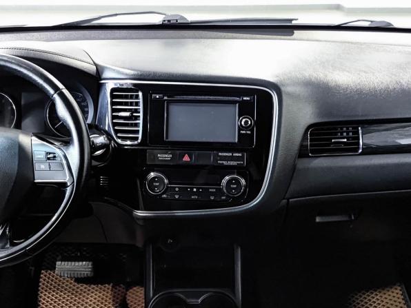 Mitsubishi Outlander III Рестайлинг 2 с пробегом 2016 года, цена 1 460 000 рублей, 176225 км, внедорожник, Автокод Объявления