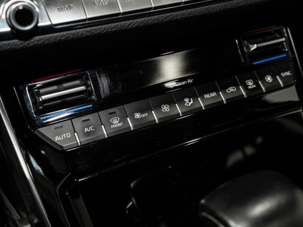 Kia Mohave I Рестайлинг 2 с пробегом 2020 года, цена 4 290 000 рублей, 99450 км, внедорожник, Автокод Объявления