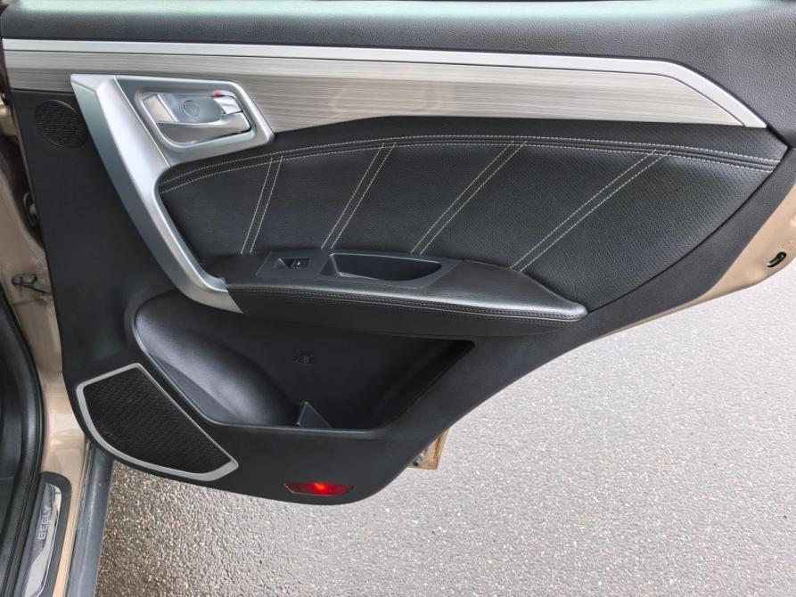 Geely Emgrand X7 I Рестайлинг 2 Санкт-Петербург  - изображение 19