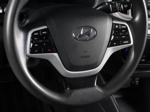 Hyundai Solaris II с пробегом 2019 года, цена 1 320 000 рублей, 184370 км, седан, Автокод Объявления