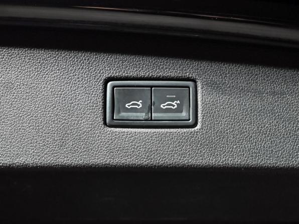Volkswagen Tiguan II с пробегом 2018 года, цена 2 605 000 рублей, 77706 км, внедорожник, Автокод Объявления