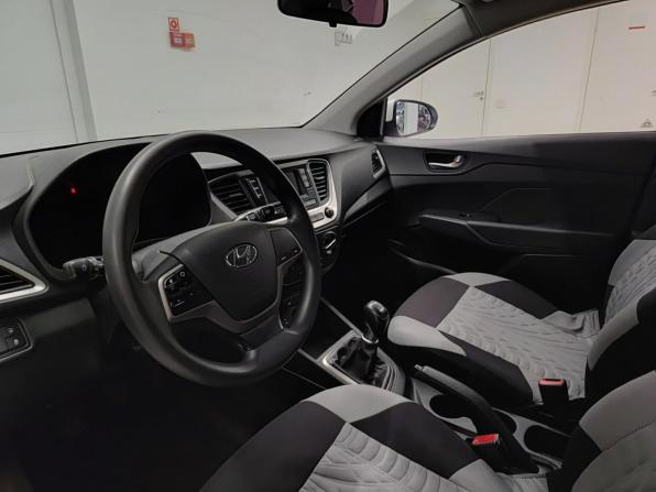 Hyundai Solaris II с пробегом 2018 года, цена 870 000 рублей, 237407 км, седан, Автокод Объявления