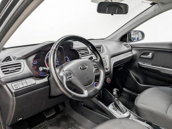 Kia Rio III Рестайлинг с пробегом 2017 года, цена 1 295 000 рублей, 86594 км, хэтчбек, Автокод Объявления