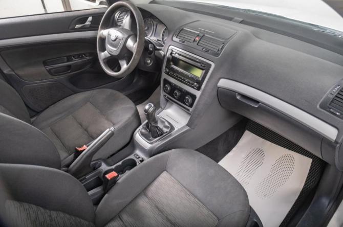 Skoda Octavia II (A5) с пробегом 2012 года, цена 669 000 рублей, 298000 км, лифтбек, Автокод Объявления