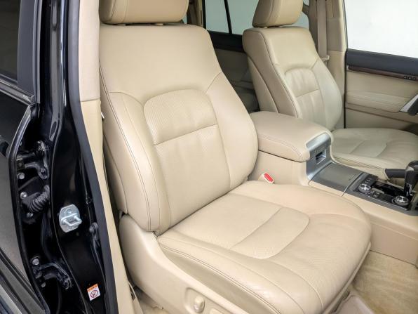 Toyota Land Cruiser 200 Series Рестайлинг 2 с пробегом 2016 года, цена 5 800 000 рублей, 140313 км, внедорожник, Автокод Объявления