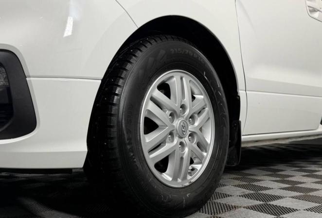 Hyundai H-1 II Рестайлинг 2 с пробегом 2021 года, цена 2 800 000 рублей, 115582 км, минивэн, Автокод Объявления