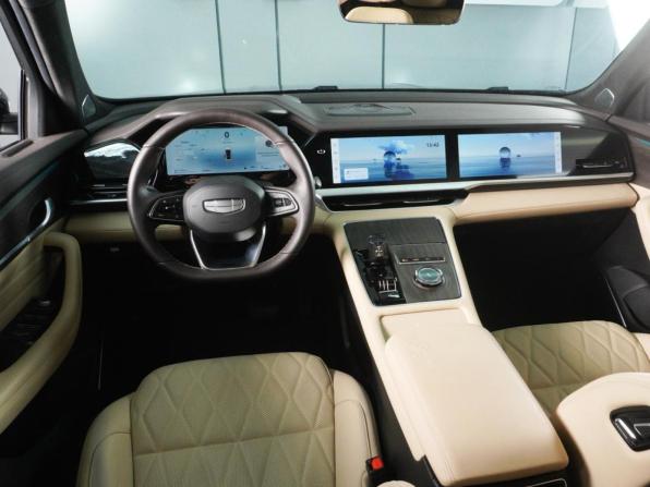 Geely Monjaro I Рестайлинг с пробегом 2025 года, цена 3 599 000 рублей, 22800 км, внедорожник, Автокод Объявления