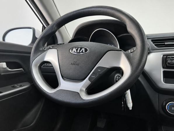 Kia Rio III Рестайлинг с пробегом 2016 года, цена 1 019 000 рублей, 104600 км, хэтчбек, Автокод Объявления
