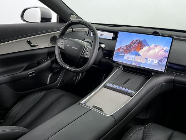Exeed Exlantix ES с пробегом 2025 года, цена 5 280 000 рублей, 3500 км, седан, Автокод Объявления