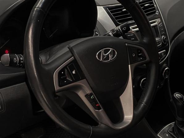 Hyundai Solaris I Рестайлинг с пробегом 2015 года, цена 860 000 рублей, 112000 км, седан, Автокод Объявления