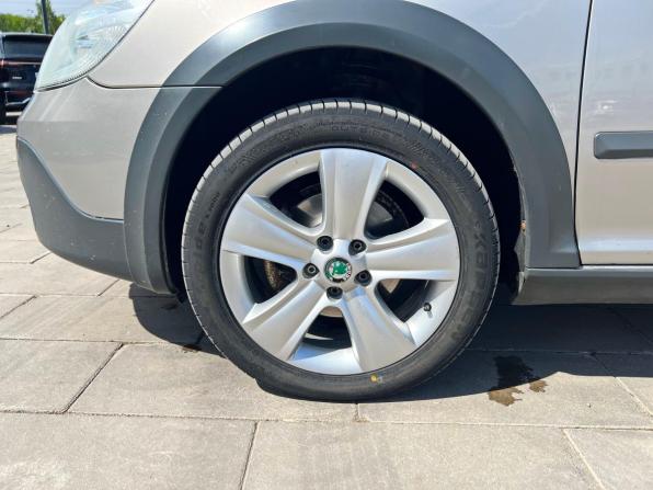 Skoda Octavia II (A5) Рестайлинг с пробегом 2011 года, цена 1 060 000 рублей, 270561 км, универсал, Автокод Объявления