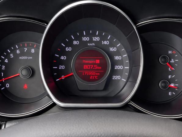 Kia Rio III Рестайлинг с пробегом 2016 года, цена 977 000 рублей, 175950 км, седан, Автокод Объявления